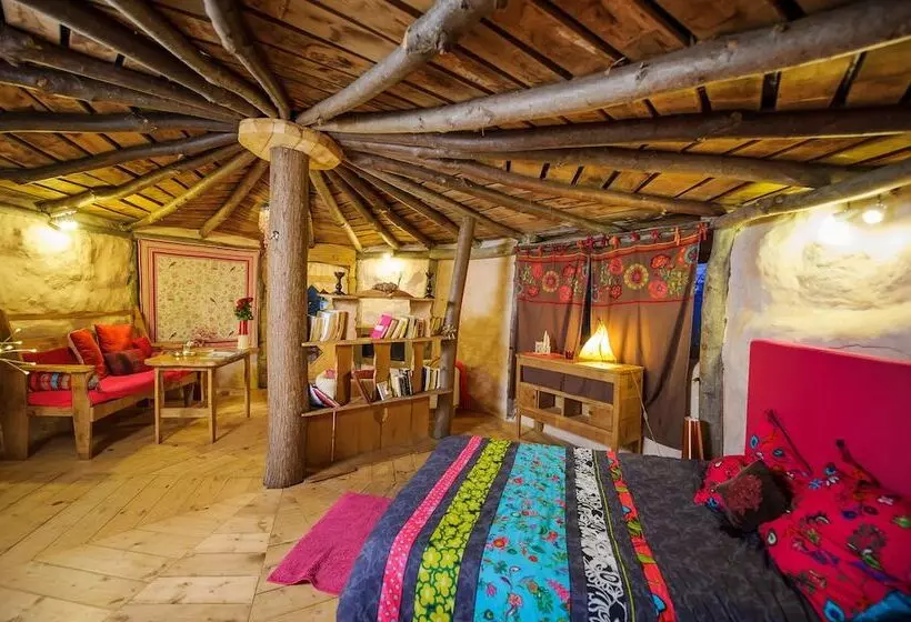 Aamiaismajoitus (B&B) Le Nid Dans Les Bruyeres