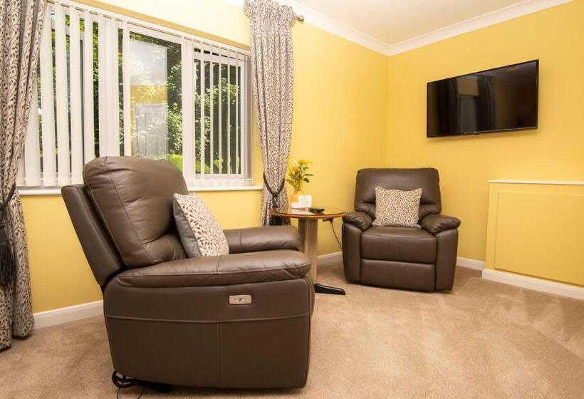 פנסיון Bridleways Guesthouse & Holiday Homes