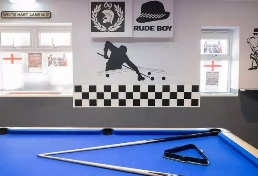 Retkeilymaja The Bell