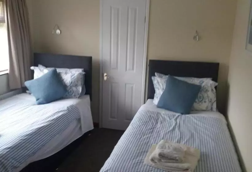 پانسیون Conifer Lodge