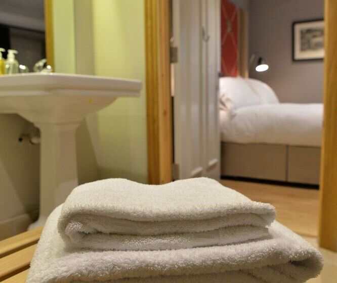 Общежитие The Castle Inn