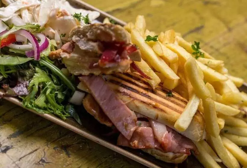 ユースホステル The Dirty Bottles Inn