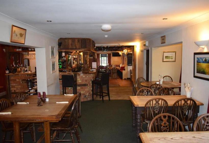 호스텔 The Swan At Great Kimble