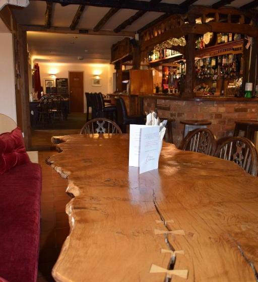 호스텔 The Swan At Great Kimble