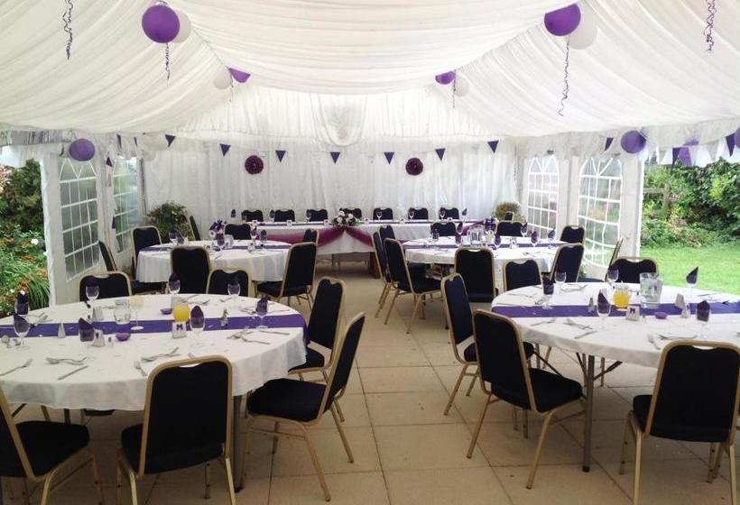 호스텔 The Swan At Great Kimble