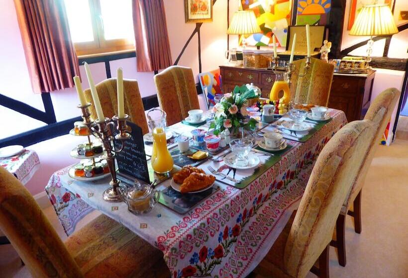 بنسيون Handywater Cottages