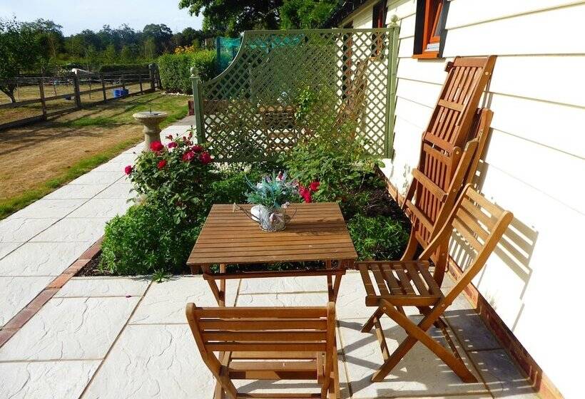 بنسيون Handywater Cottages