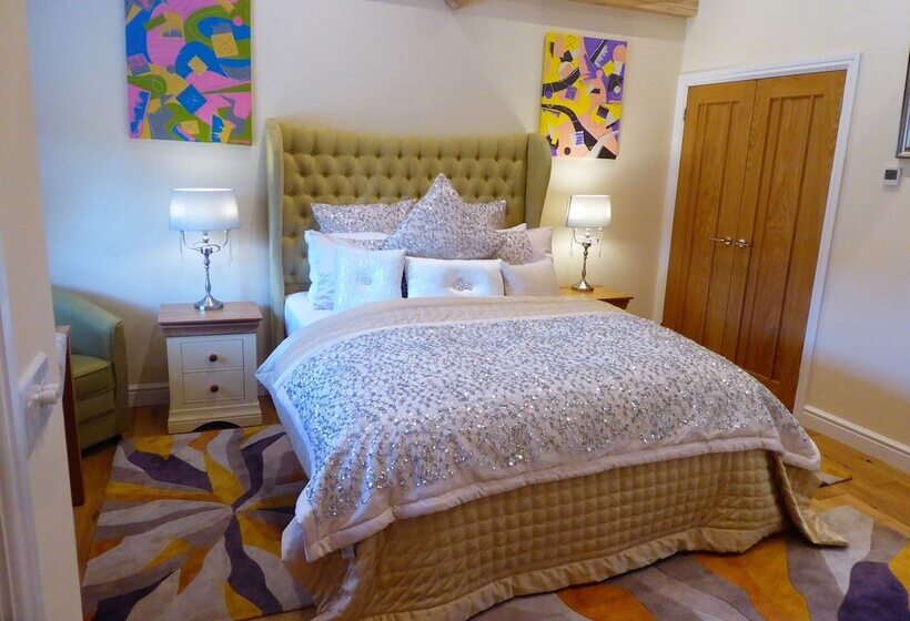 بنسيون Handywater Cottages