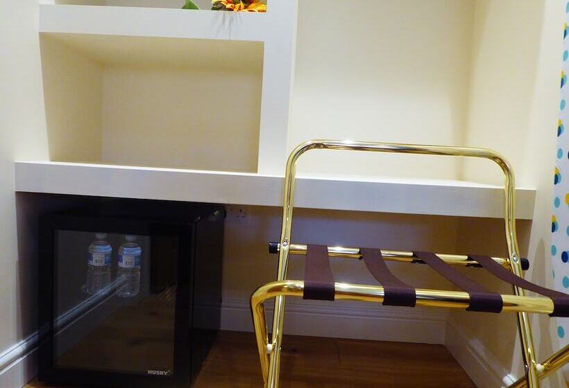 بنسيون Handywater Cottages