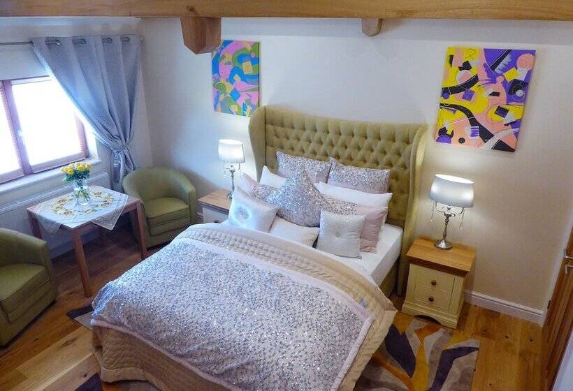 بنسيون Handywater Cottages