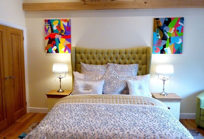 بنسيون Handywater Cottages