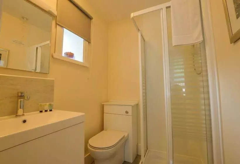 Majatalo Dalrigh House