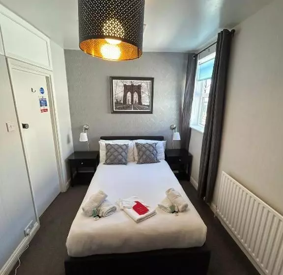 پانسیون The Lyndhurst Guest House