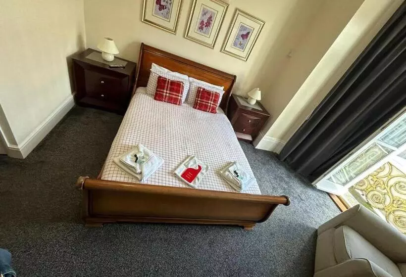 پانسیون The Lyndhurst Guest House