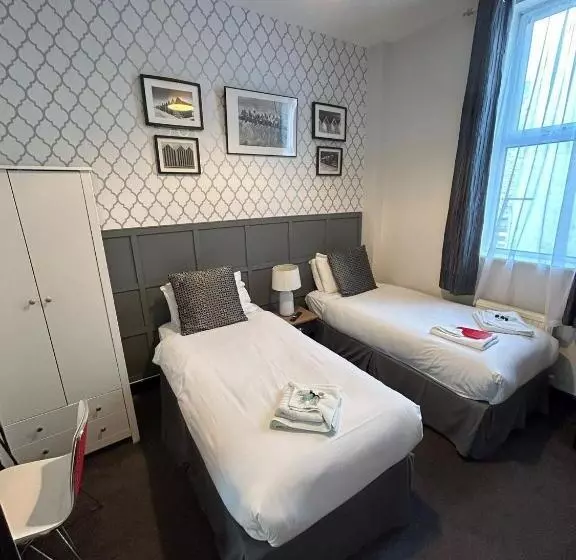 پانسیون The Lyndhurst Guest House