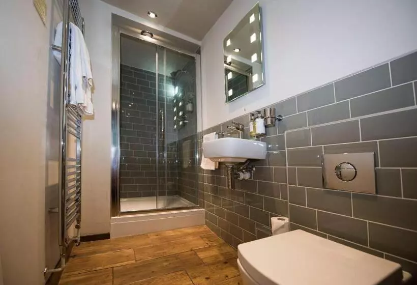 Retkeilymaja Alma Inn & Dining Rooms