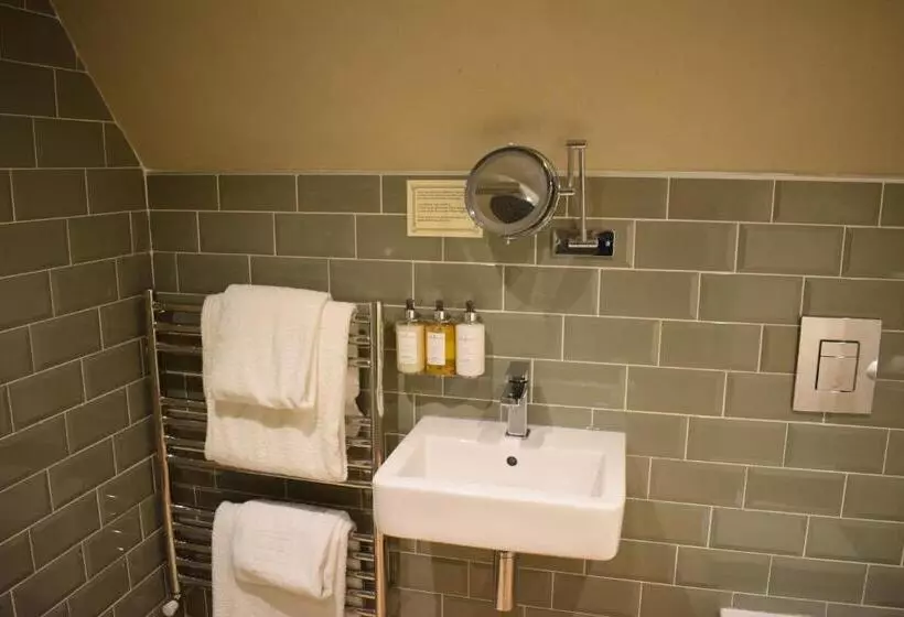 Retkeilymaja Alma Inn & Dining Rooms