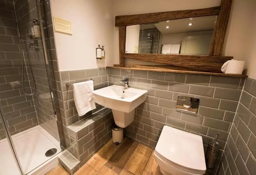 Retkeilymaja Alma Inn & Dining Rooms