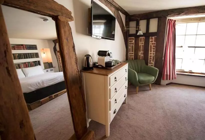 Retkeilymaja Alma Inn & Dining Rooms