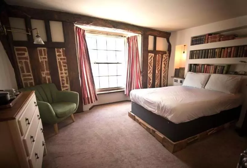 Retkeilymaja Alma Inn & Dining Rooms