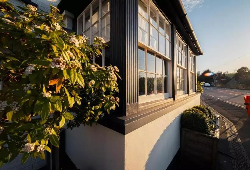 Retkeilymaja George And Dragon