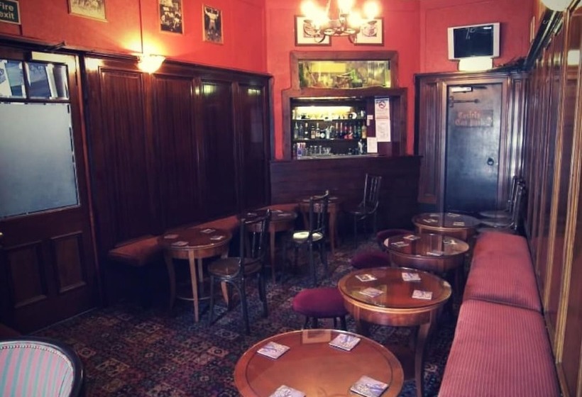 هاستل The Elbow Room