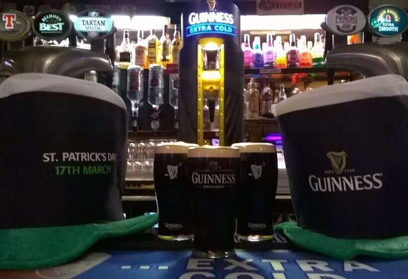 هاستل The Elbow Room