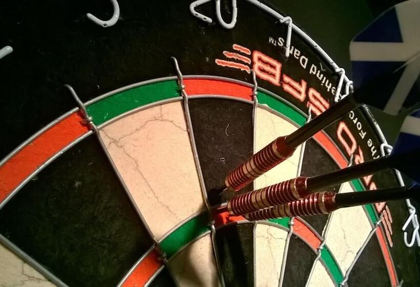 هاستل The Elbow Room