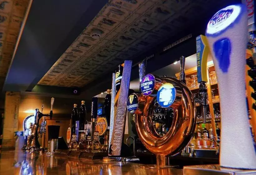 ベッドアンドブレックファースト The Queens At Horton