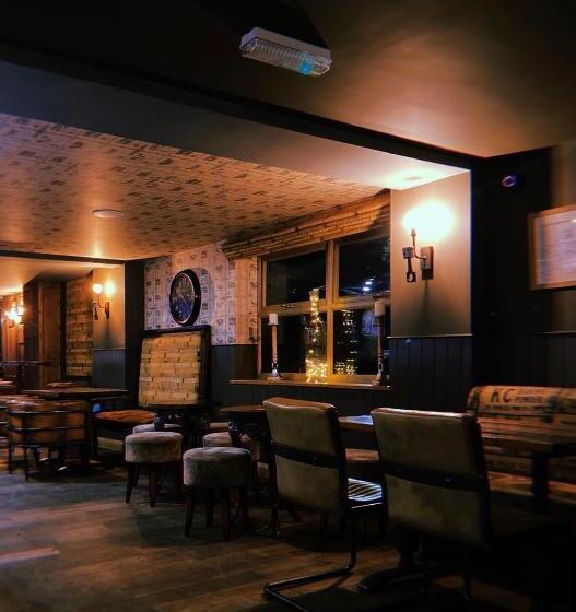 ベッドアンドブレックファースト The Queens At Horton