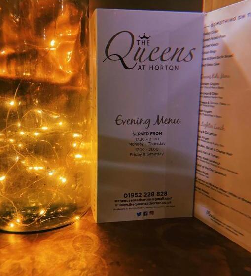 ベッドアンドブレックファースト The Queens At Horton