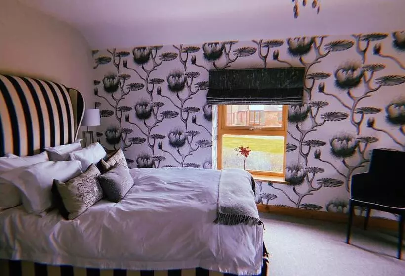 ベッドアンドブレックファースト The Queens At Horton