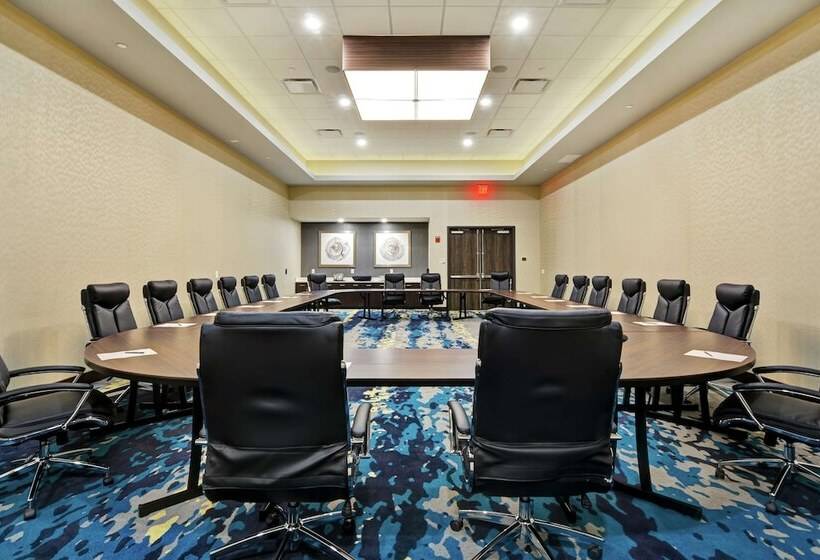 فندق Embassy Suites By Hilton Plainfield Indianapolis Airport