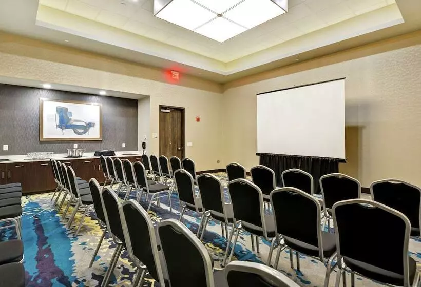 Hotelli Embassy Suites By Hilton Plainfield Indianapolis Airport