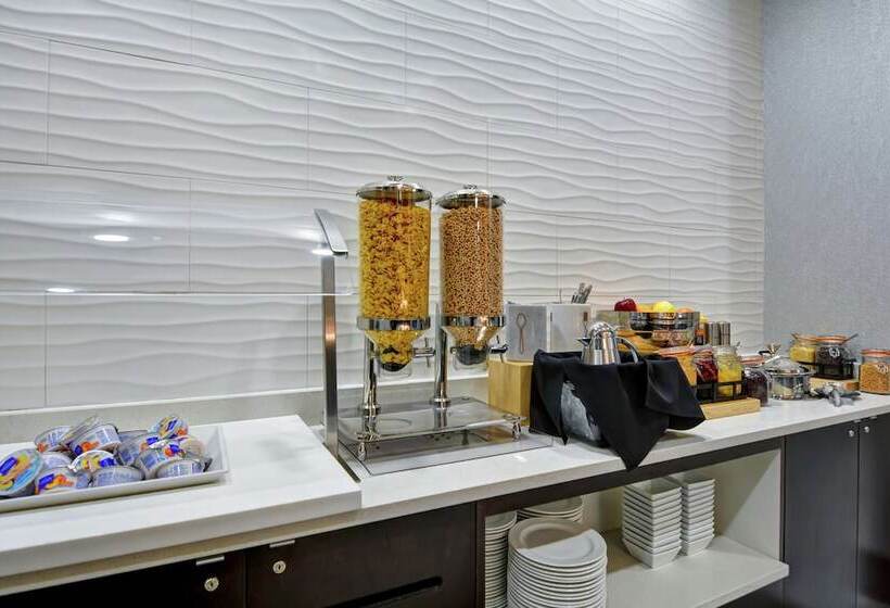 فندق Embassy Suites By Hilton Plainfield Indianapolis Airport