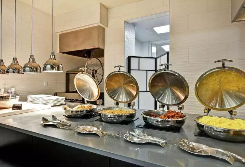 Hotelli Embassy Suites By Hilton Plainfield Indianapolis Airport