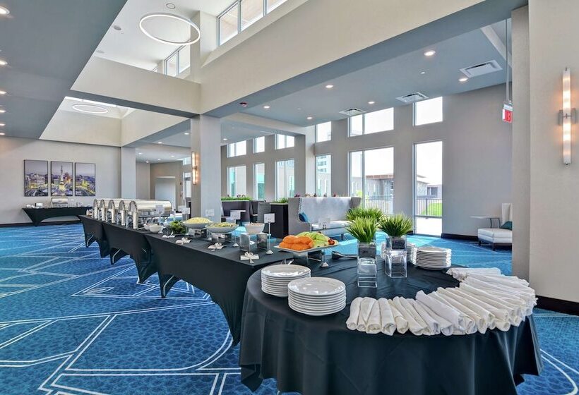 فندق Embassy Suites By Hilton Plainfield Indianapolis Airport