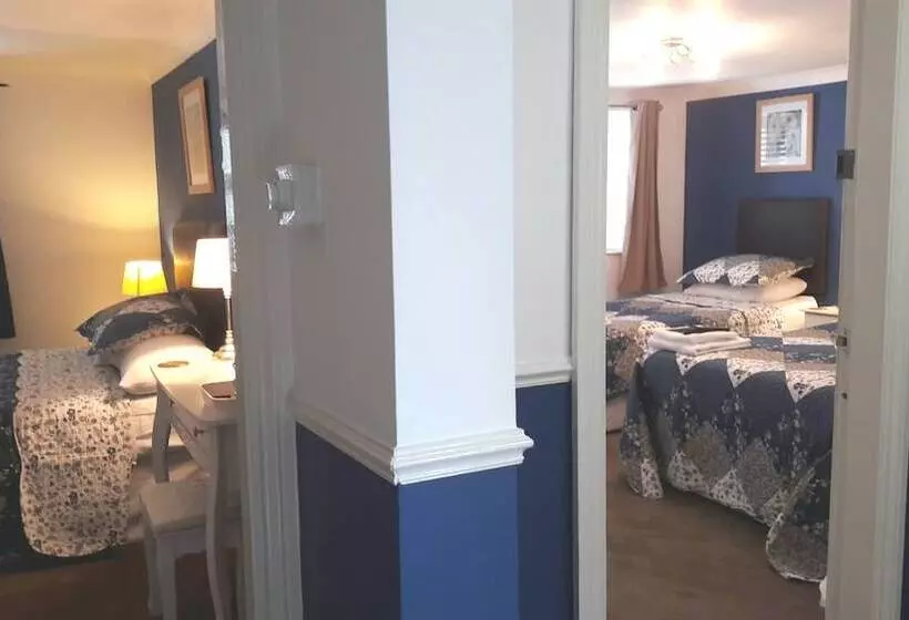 Majatalo Bed And Blueberry