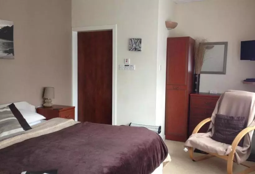 پانسیون Strathwhillan House