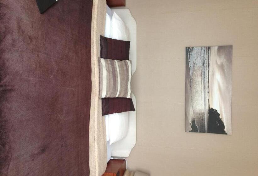 Пансион Strathwhillan House