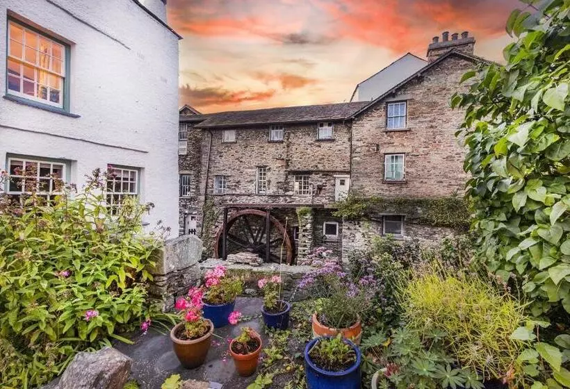 Majatalo Waterwheel Guesthouse