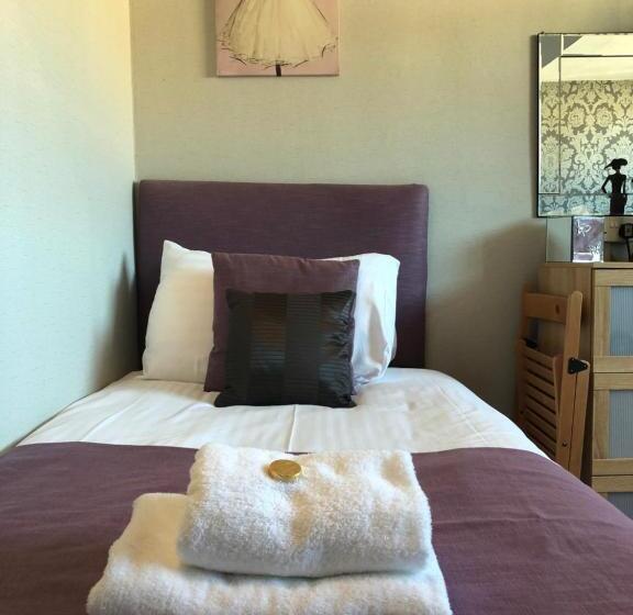 Pensione Adelphi Guest House