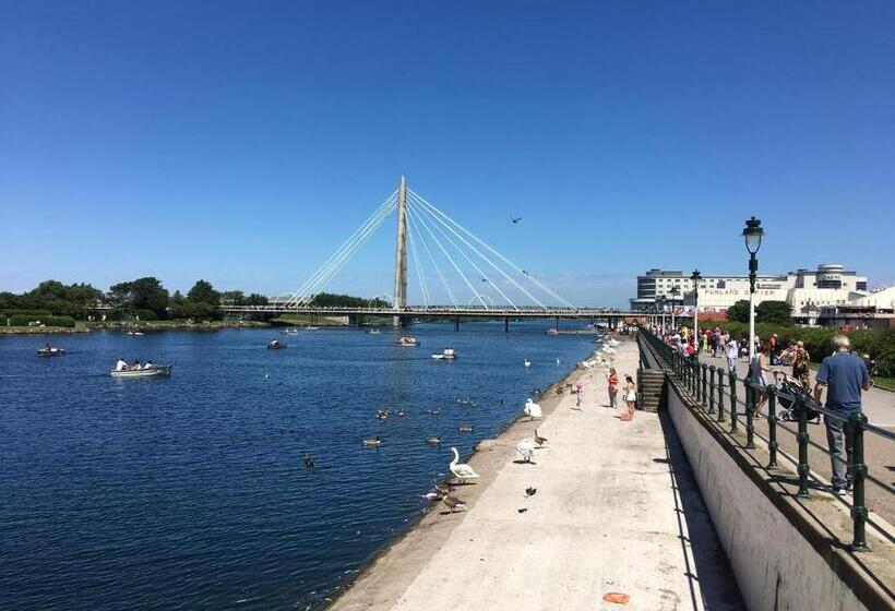 Pensione Adelphi Guest House