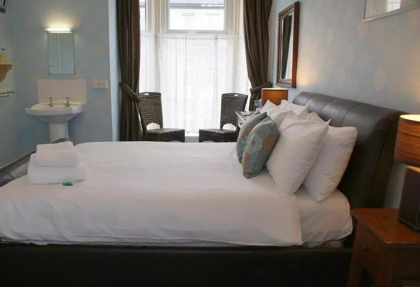 ペンション Adelphi Guest House