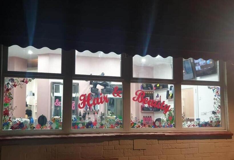 ペンション Chester Lodge