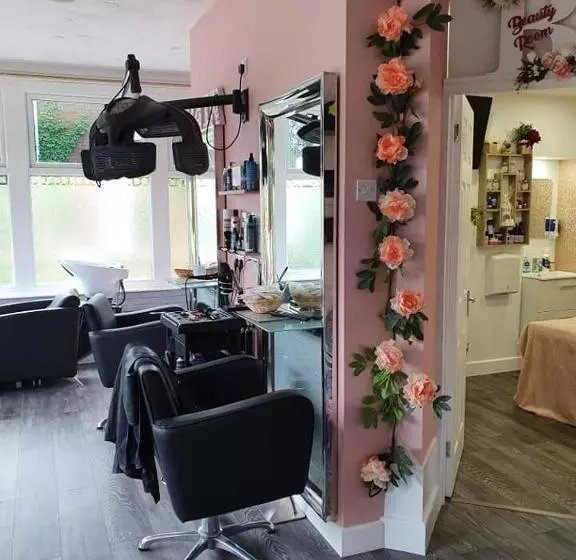 پانسیون Chester Lodge