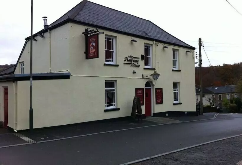 Majatalo Halfway House