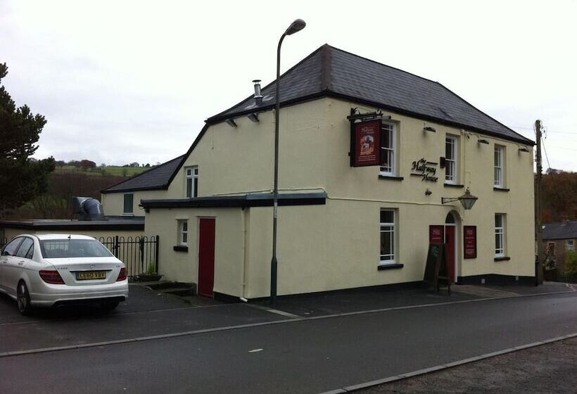 פנסיון Halfway House