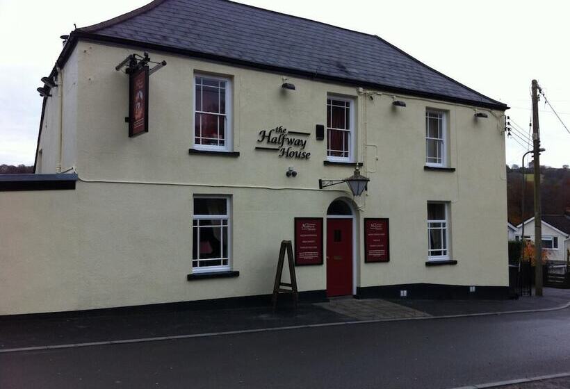 פנסיון Halfway House