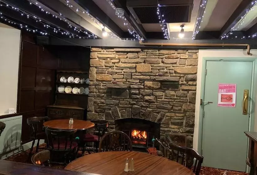 Majatalo Halfway House